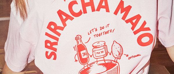 MSA SRIRACHA MAYO GRAPHIC TSHIRT (KADIN)