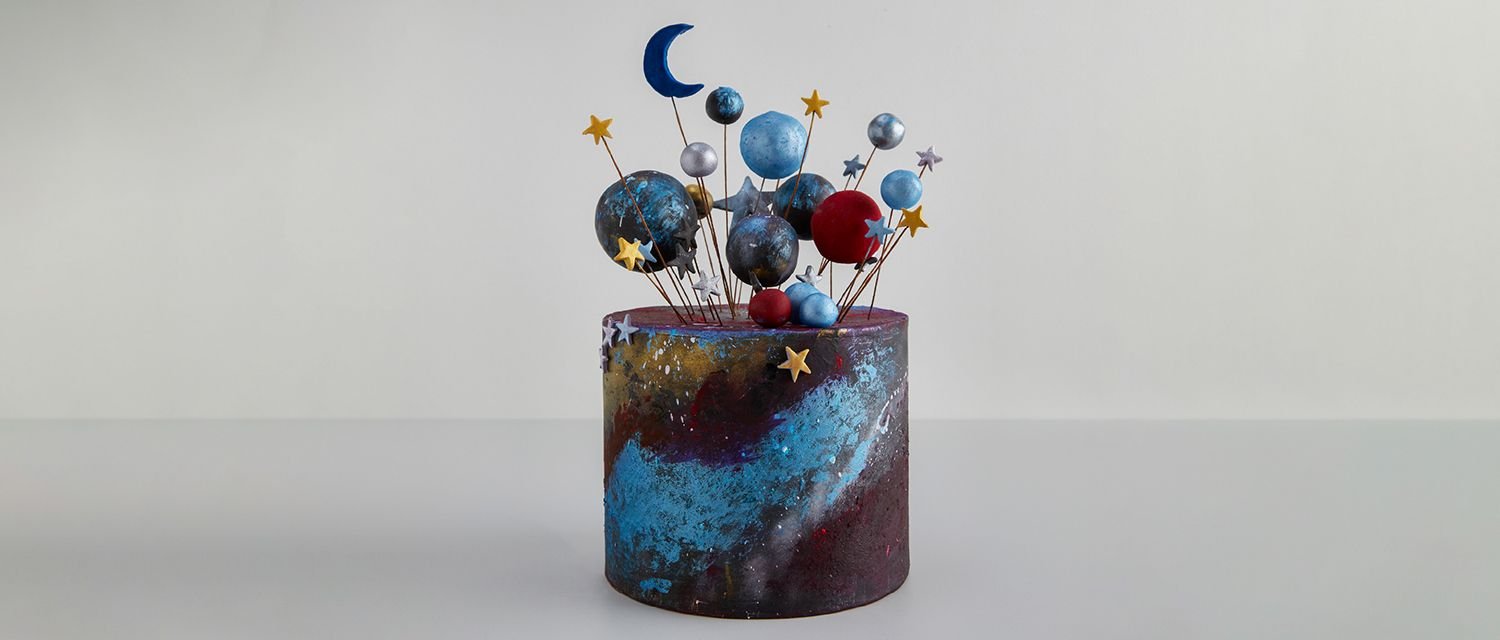 Galaxy Cake;  Şeker Hamuru Kaplama ve Boyama Teknikleri